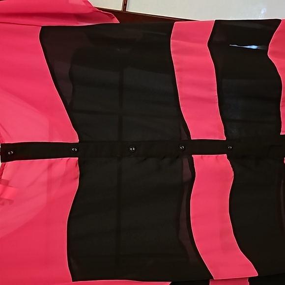 EUC button back blouse - Picture 4 of 4